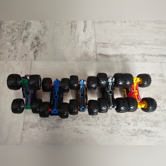 Super hero monster trucks - Picture 3 of 9